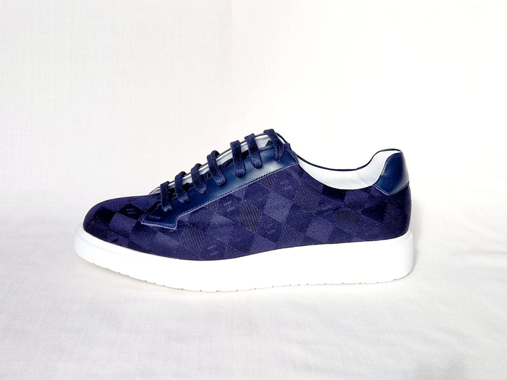 HD 7-Lace Sneaker